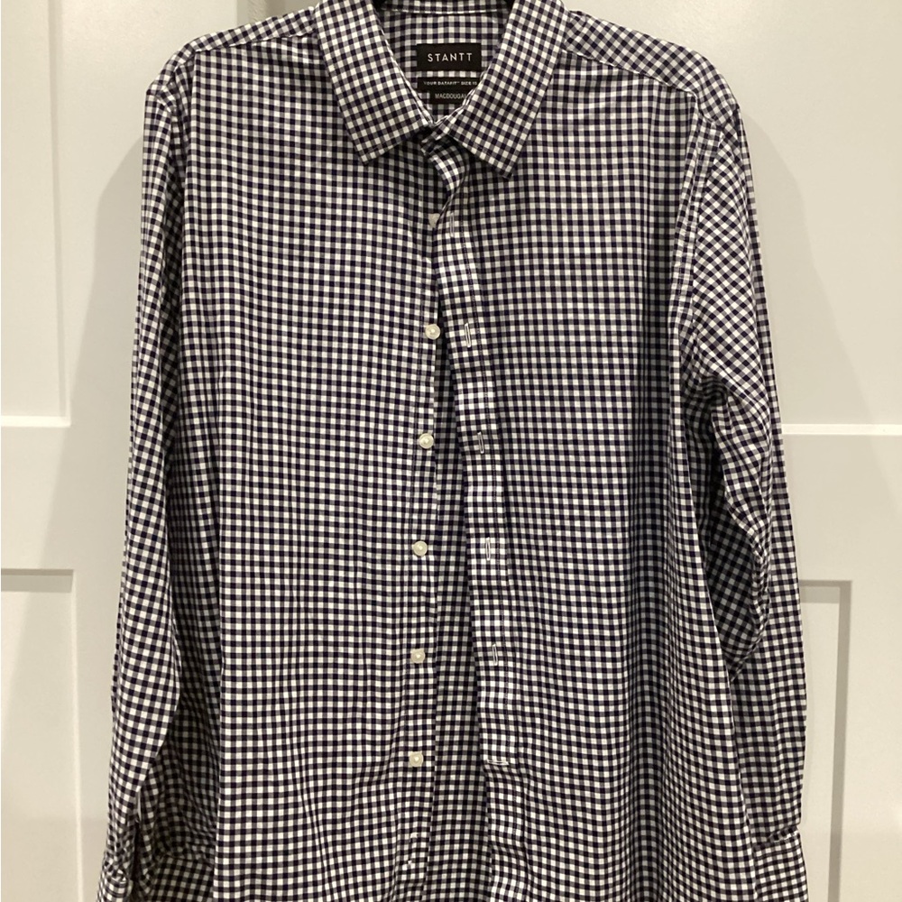 Size large long sleeve pattern shirt in blue!!